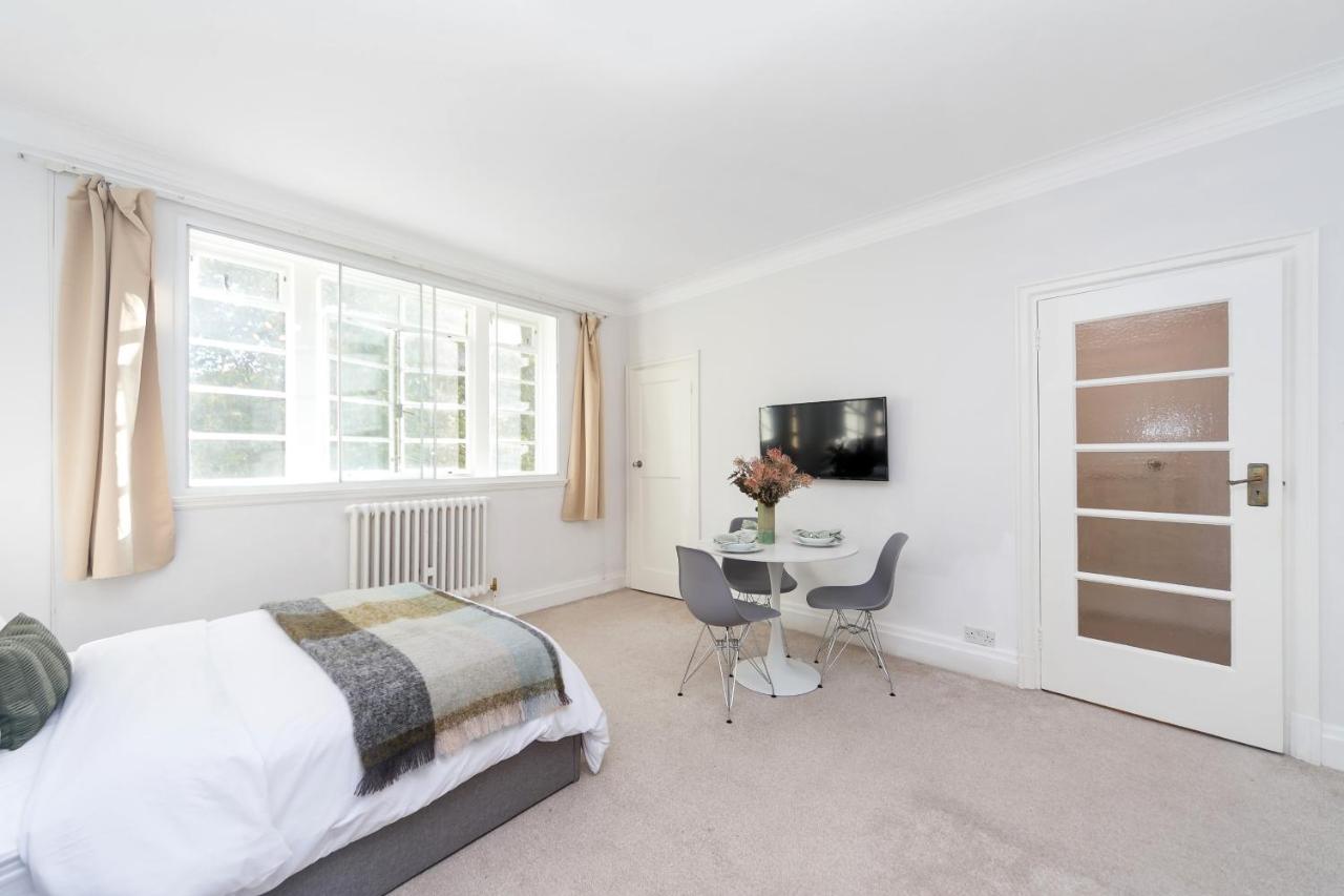 Beautifully Presented Centrally Located Studio Apartment London Kültér fotó